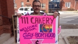 Owners who refused cake for gay couple close shop
