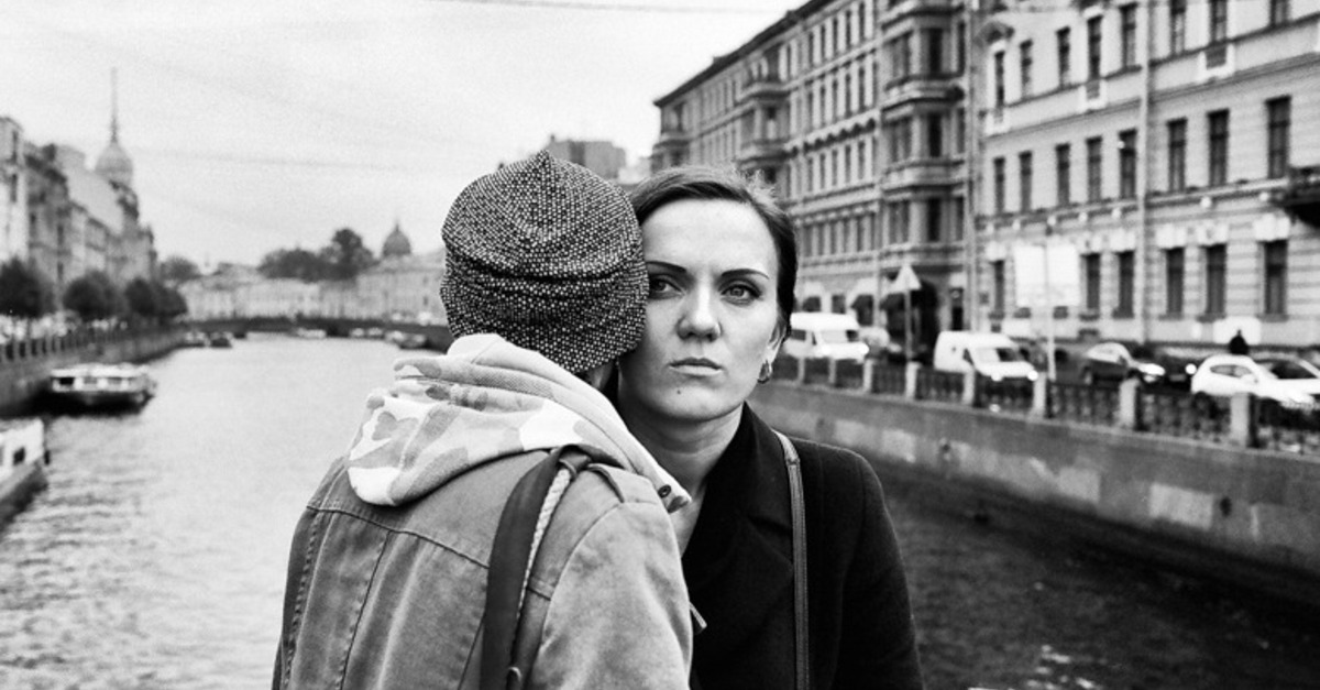 Photographer takes intimate look at a lesbian couple in Russia